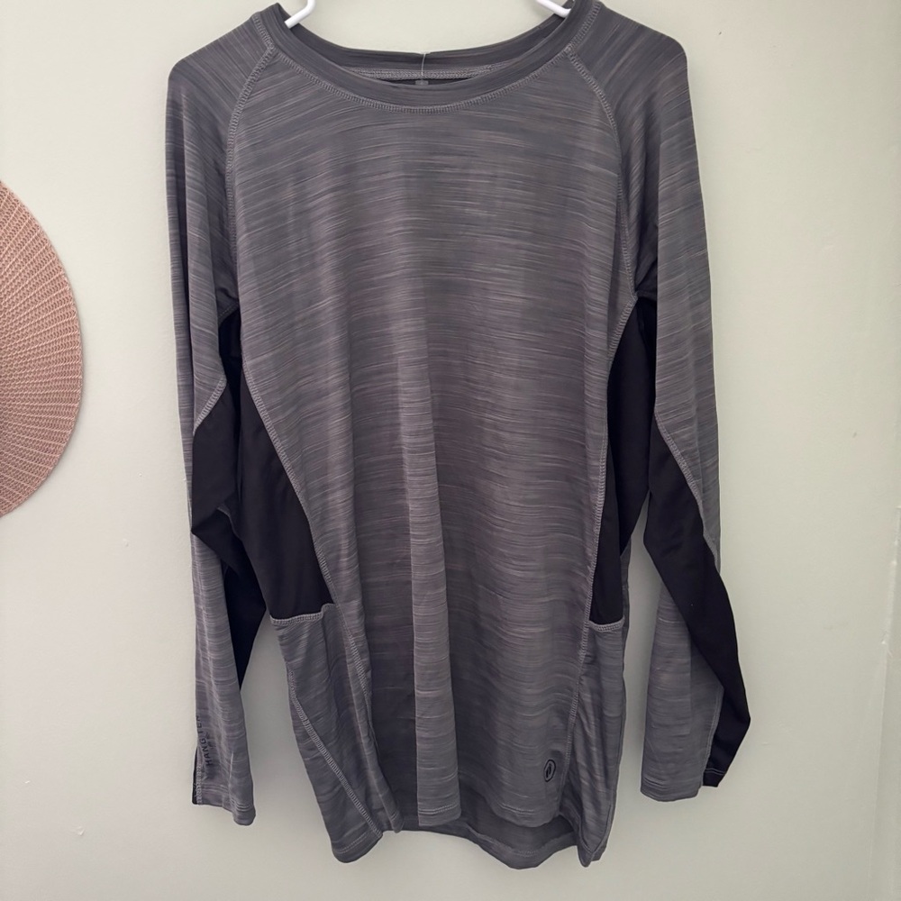 Hang Ten Rash Guard SPF 50 with Zipper Pouch at Back EUC gray
